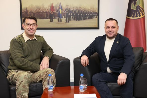 Britania ua heq vizat ushtarëve të Kosovës për aktivitete ushtarake