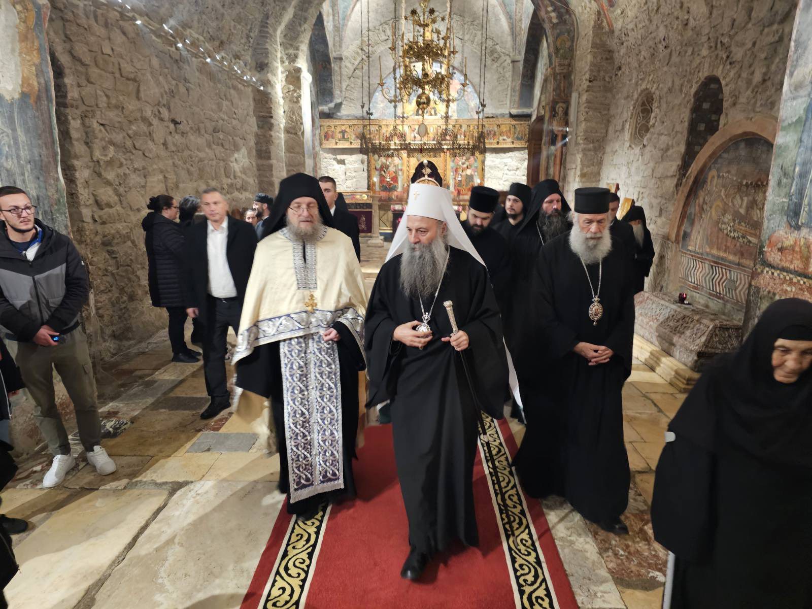 Patriarku Porfirije mbërrin në Kosovë