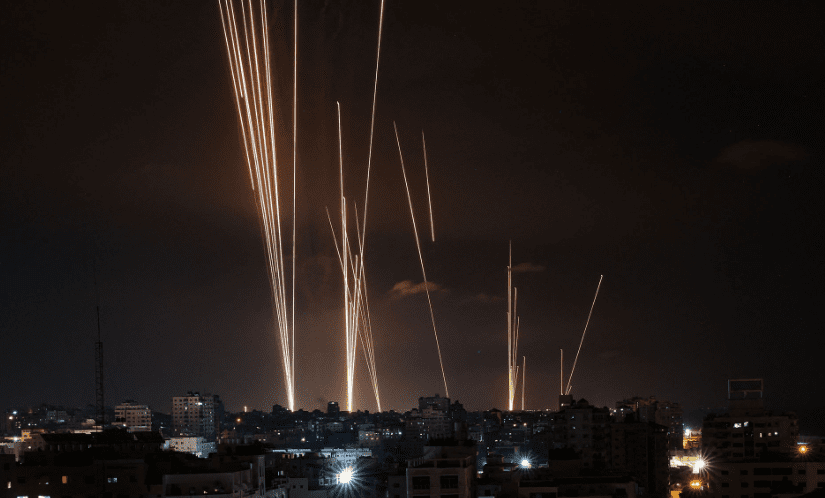 Hamasi lëshon 12 raketa kundër Izraelit në minutat e parë të Vitit të Ri