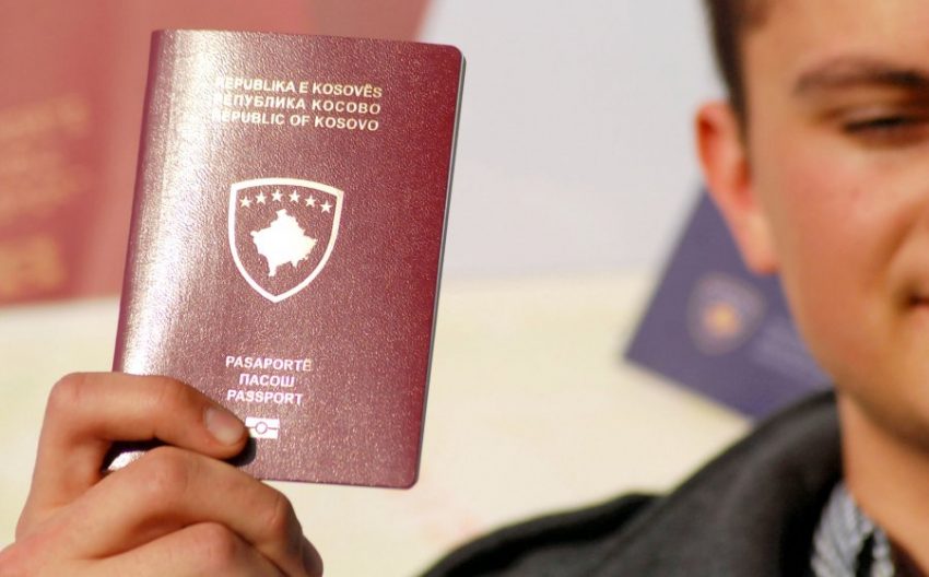 Rreth 4 mijë kërkesa në ditë për pasaporta të Kosovës