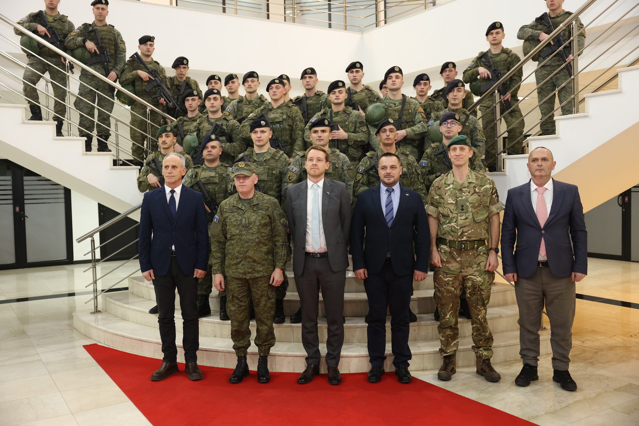 Pjesëtarët e FSK-së nisen për Britani për përgatitjen e ushtarëve të Ukrainës