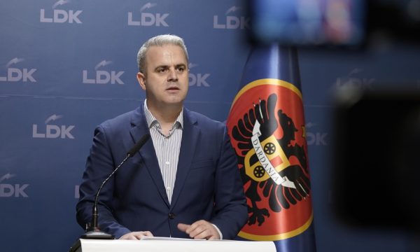 Azemi me kritika për Qeverinë: Kosova rezikon të futet në krizë energjetike