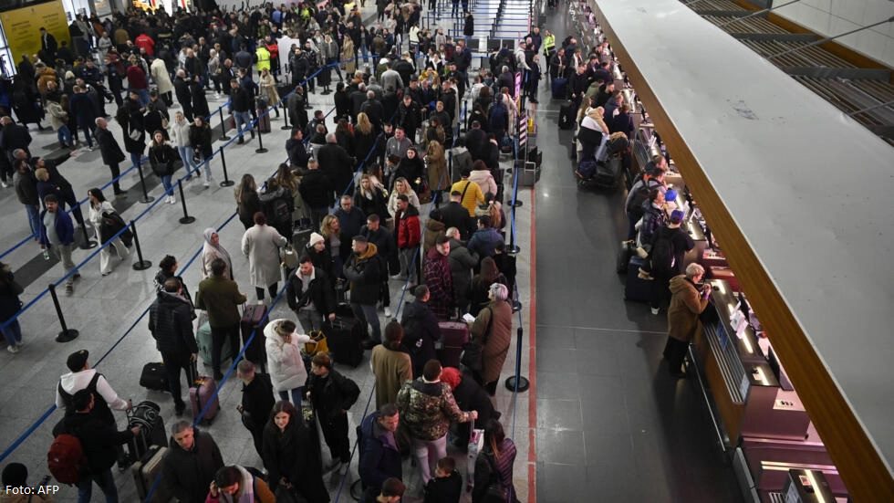 Afër 300 mijë kosovar udhëtuan me aeroplanë vetëm gjatë muajit janar