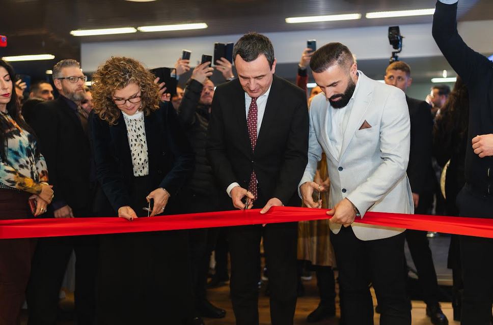 Kurti në Cyrih mori pjesë në ceremoninë hapëse të sallonit të mobilieve të prodhuara në Kosovë