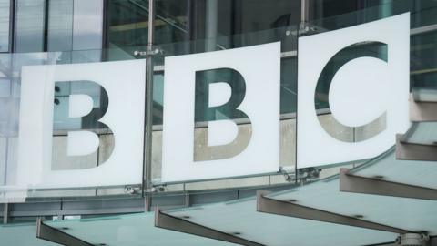 Lordët i kërkojnë qeverisë britanike të krijohet shërbimi shqip i BBC-së