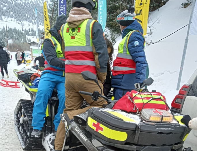 Tetë qytetarë pësuan lëndime gjatë skijimit në Brezovicë