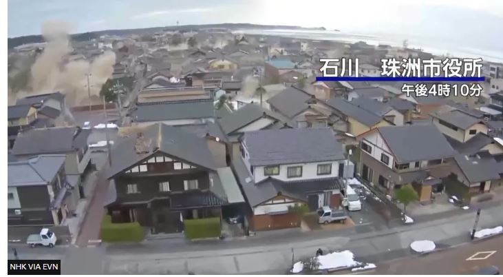 Momenti kur tërmeti tronditi qytetin bregdetar të Japonisë – VIDEO