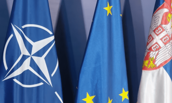 NATO: Rikthimi i shërbimit të detyrueshëm ushtarak është çështje e Serbisë