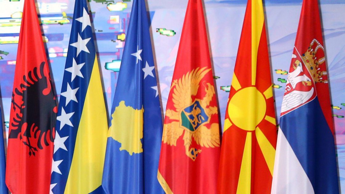 “Rusia e kupton se politika e identitetit dhe feja luajnë rol në rajonin e Ballkanit Perëndimor”