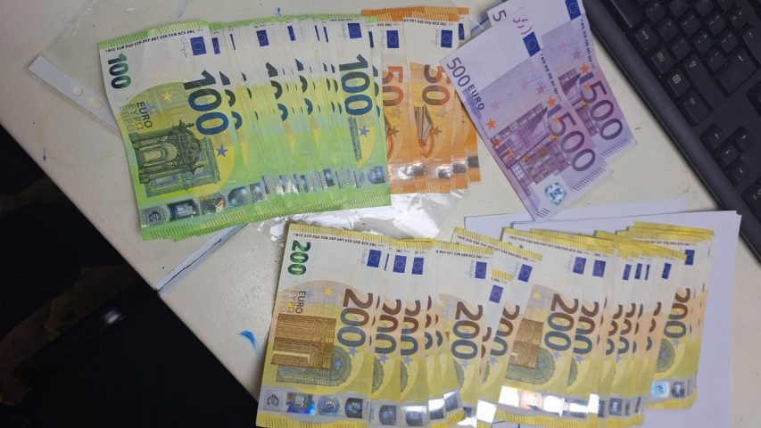 Dogana i kap mbi 13 mijë euro të padeklaruara në Bërnjak