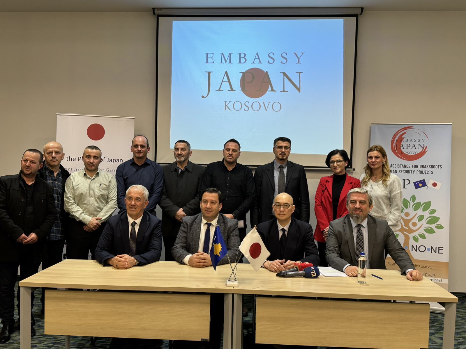 Nënshkruhen dy projekte grantesh mes Ambasadës japoneze dhe Dragashit e Mamushës