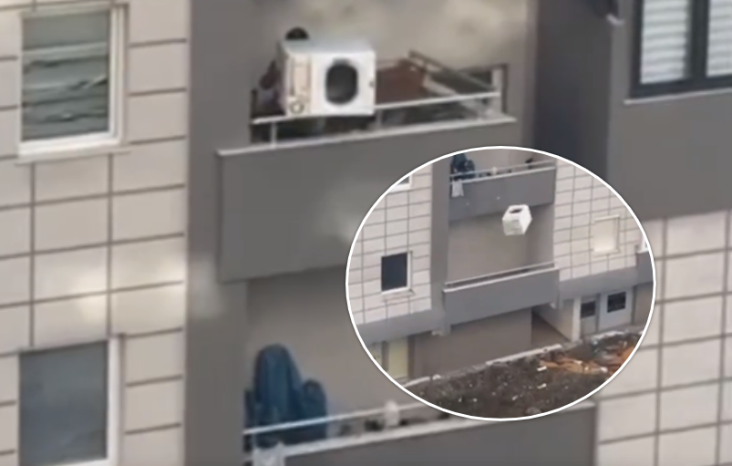 Skandaloze: Qytetari hedh lavatriçen nga ballkoni i banesës në Lakrishtë – VIDEO