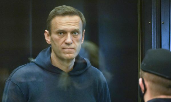 Arrestohen 45 persona në Rusi, morën pjesë në funeralin e Navalnyt