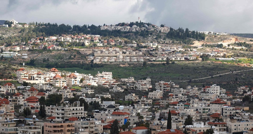 Izraeli planifikon të miratojë ndërtimin e më shumë se 3300 shtëpive të reja në vendbanimet e pushtuara