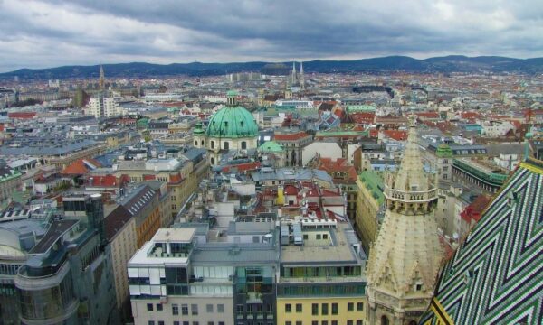 A mund të punoni në Austri me vizë studentore?