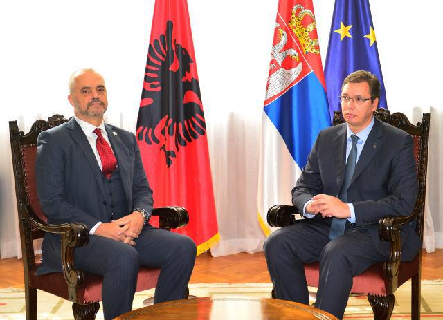 “Çdo sulm mbi Kosovën, është sulm mbi Shqipërinë”, Vuçiq i reagon deklaratës së Edi Ramës
