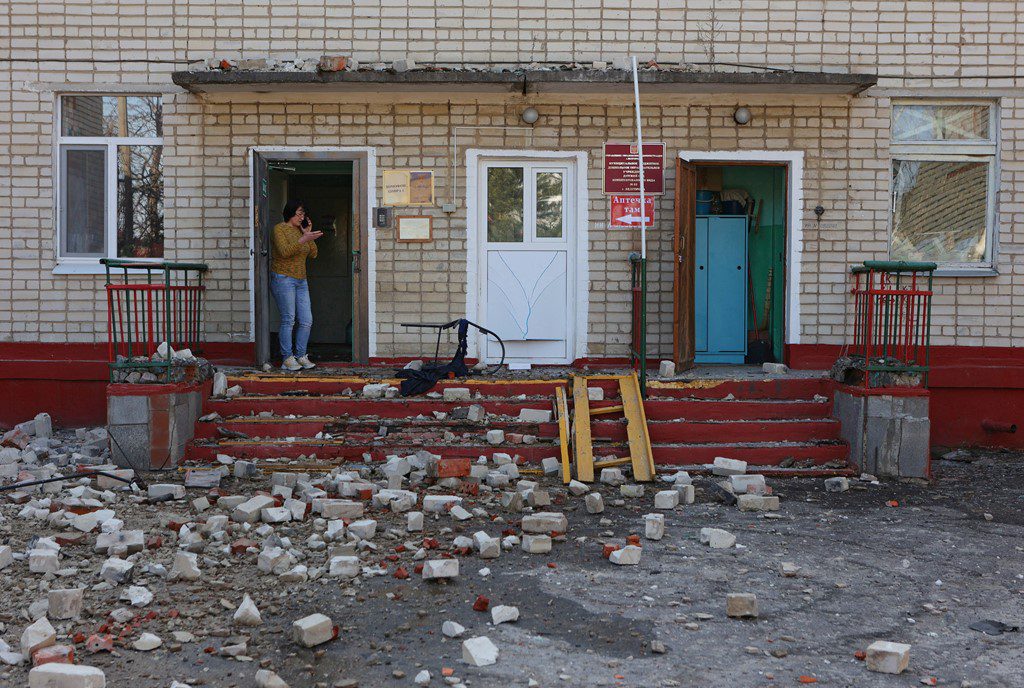 Pamje nga ndërtesa e dëmtuar e një kopshti fëmijësh në Belgorod të Rusisë