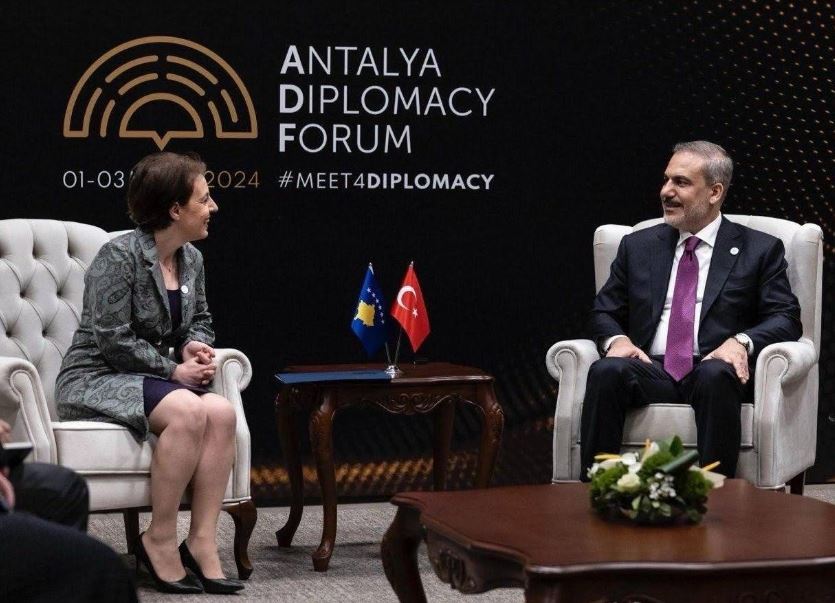 Gërvalla takohet me homologun turk, në fokus mbështetja ndaj Kosovës për KiE dhe NATO