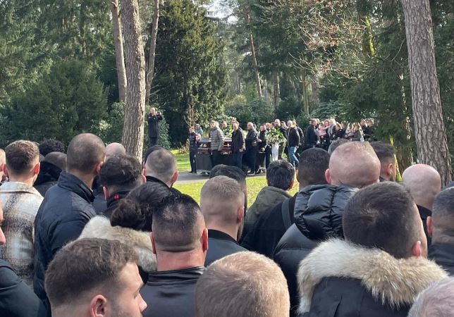 Varroset ish-boksieri Besar Nimani, qindra shqiptarë të pranishëm në ceremoni