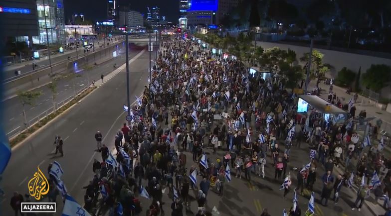 Korporata e Transmetimeve Izraelite: Protestuesit bllokojnë hyrjen në zyrën e Netanyahut