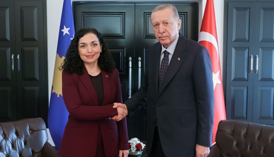 Osmani pas takimit me Erdoganin:  Kënaqësi të rikonfirmojmë thellimin e raporteve bilaterale