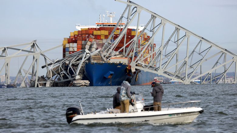 Përplasja e anijes në urën e famshme në Baltimores, 6 persona po konsiderohen të zhdukur
