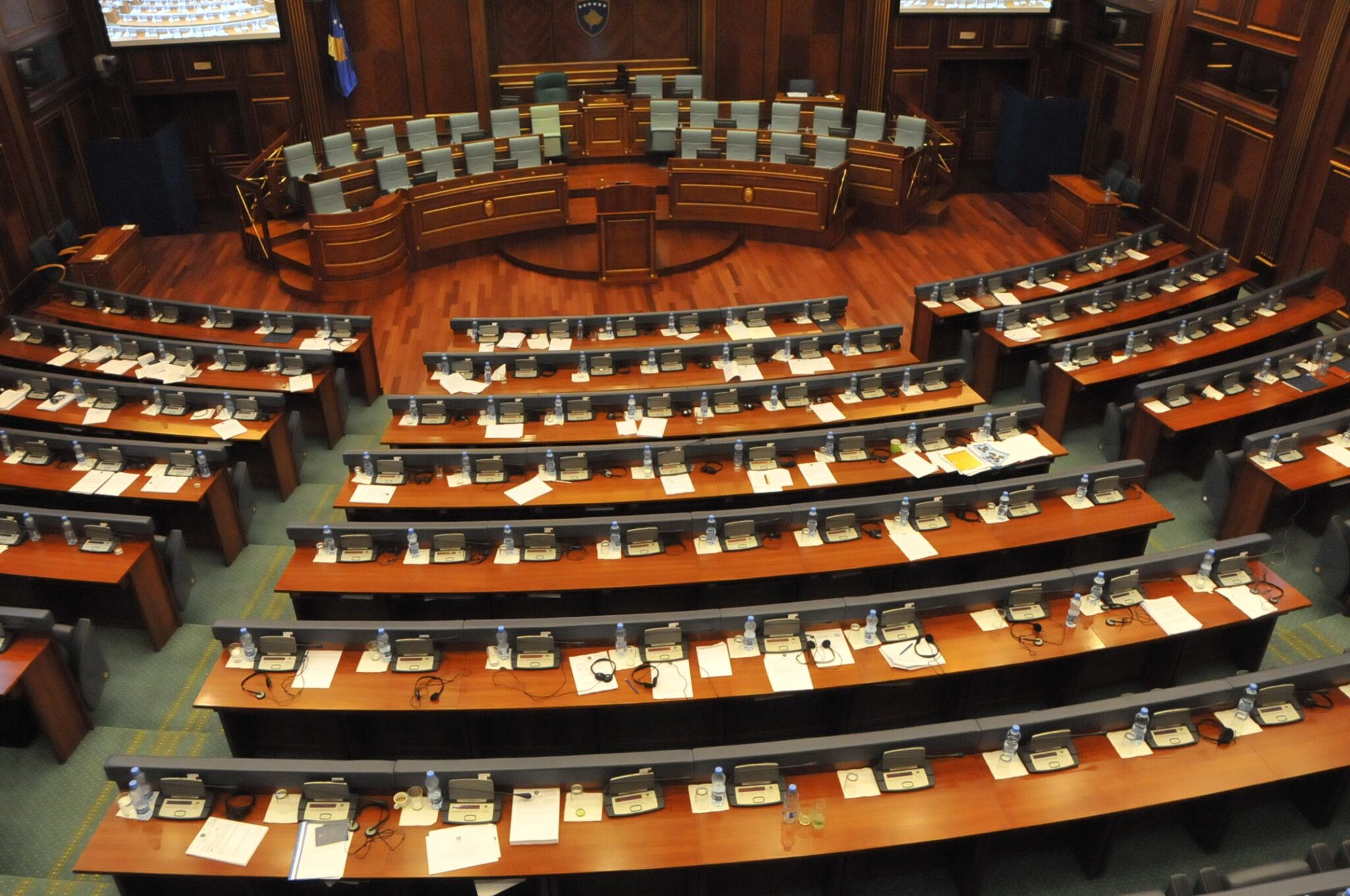 S’ka kuorum për votimin e rezolutës për kontratat njëburimore, ndërpritet seanca