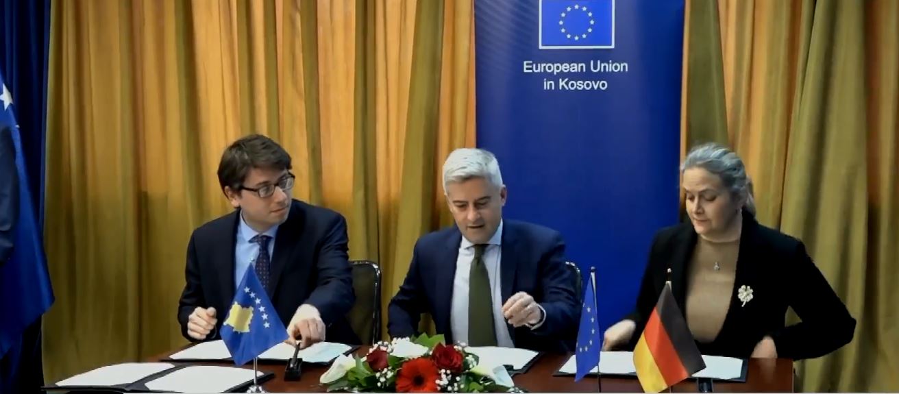 Nënshkruhet marrëveshja mes Qeverisë dhe Bankës Evropiane për Investime në vlerë të 33 milionë eurove