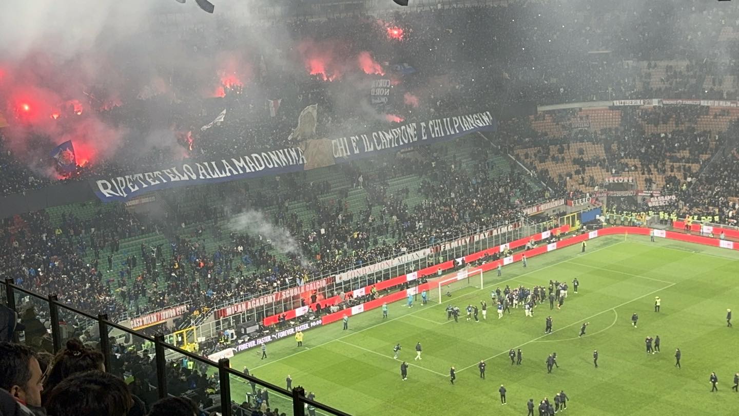 INTEEERR KAMPION I ITALISË: ‘Zikaltërit’ mposhtin Milanin dhe festojnë titullin para tyre