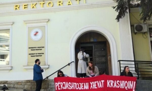 Paralajmërohet protestë gjithë-ditore dhe bllokadë para rektoratit për shkarkimin e Xhevat Krasniqit