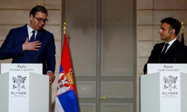 Macron ia kujtoi Vuçiqit Banjskën: A do ta zgjidhë Beogradi rastin e sulmit në Kosovë?