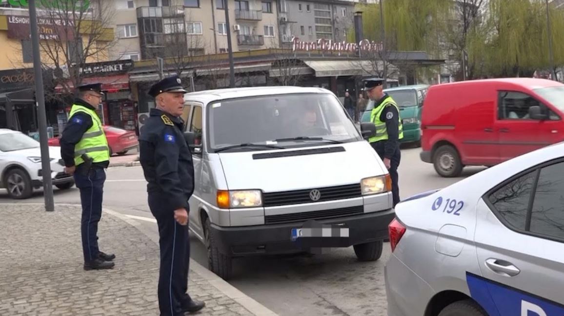 Policia shqiptoi 511 fletëparaqitje gjatë 24 orëve të fundit në Prishtinë