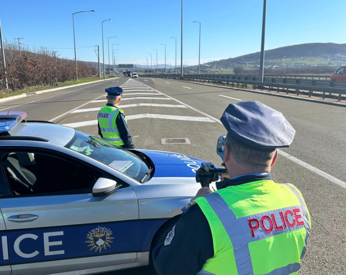 85 aksidente në trafik për 24 orë, Policia shqiptoi mbi 1900 tiketa