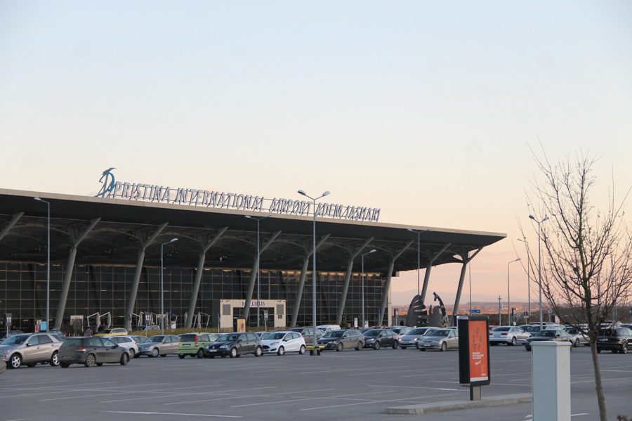 Mbi 800 mijë kosovarë udhëtuan nga Aeroporti i Prishtinës nga 1 janari 