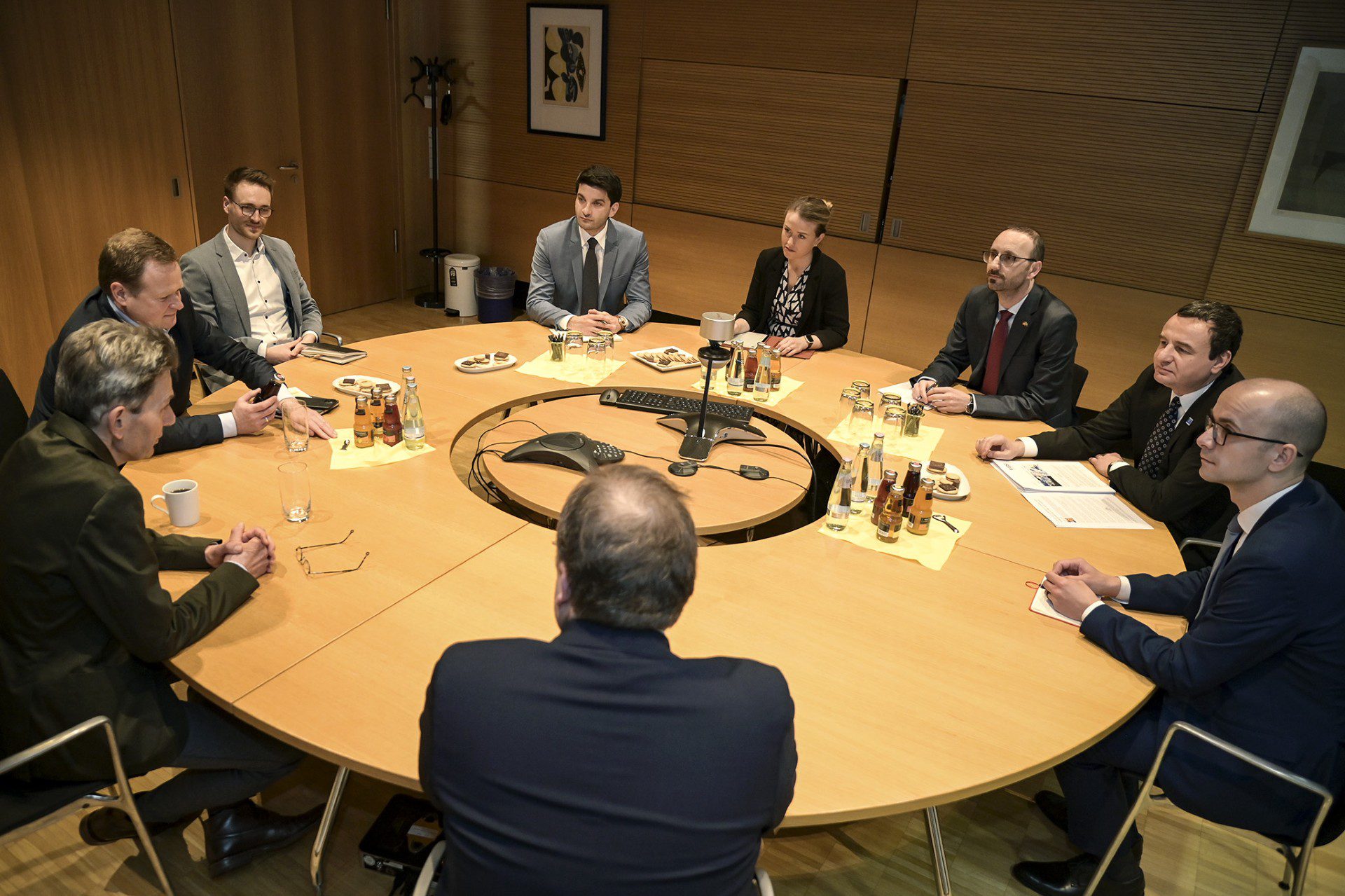 Kurti takon deputetë të partive të majta në Berlin: Tema kryesore ishte aplikimi i Kosovës në Këshillin e Evropës