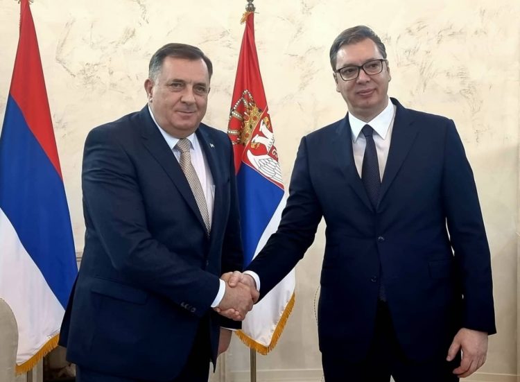 Vuçiq takohet me Dodik, flasin “për përpjekjet e Serbisë për të mbrojtur interesat të popullit serb”