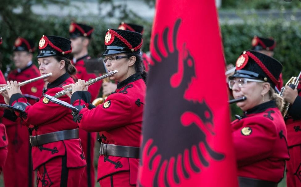 Orkestra e FARShi-it koncert në Prishtinë, shënohet çlirimi i Shqipërisë dhe Kosovës