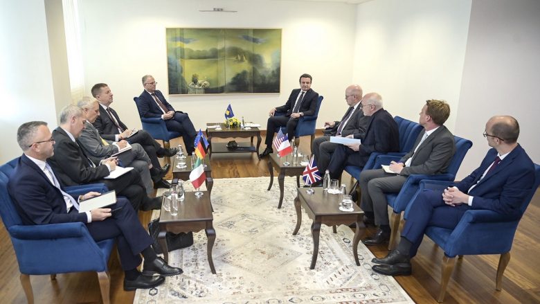 Kurti, ambasadorëve të QUINT-it: Serbia vitin e kaluar refuzoi nënshkrimin e Marrëveshjes Themelore