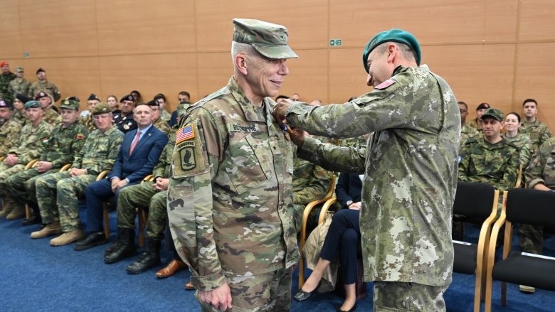 Gjenerali amerikan merr detyrën e shefit të shtabit të KFOR-it në Kosovë