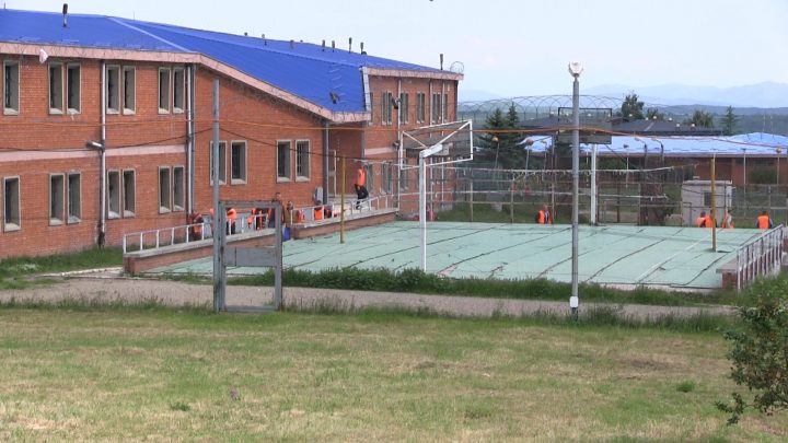 “Në burgun e Dubravës po u duhet të presin nga 10 ditë për t’u pastruar”