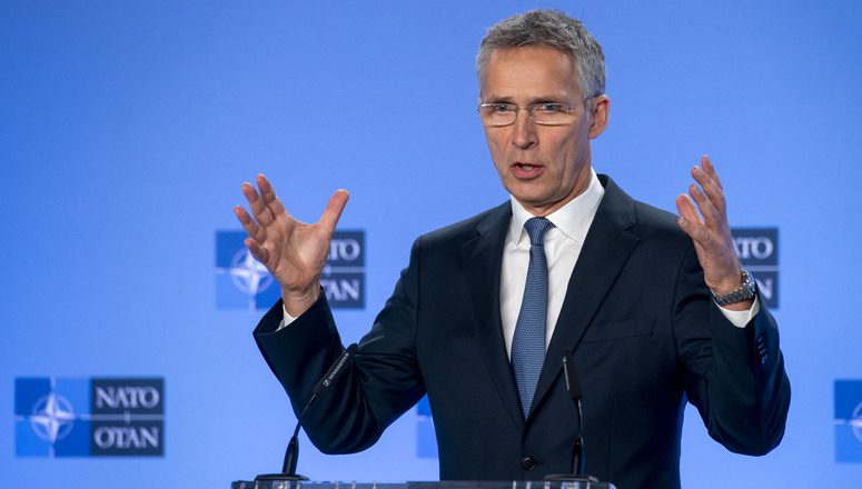 Stoltenberg bën thirrje për bisedime për heqjen e kufizimeve ndaj armëve për Ukrainën