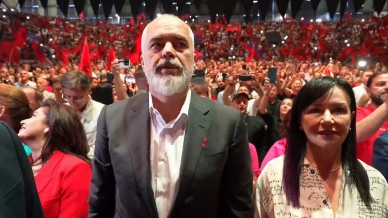 Edi Rama përmend sakrificat e shqiptarëve në Greqi