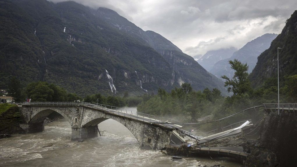 Katër persona të vdekur dhe dy të zhdukur në Zvicër, shkak rrëshqitja e dheut