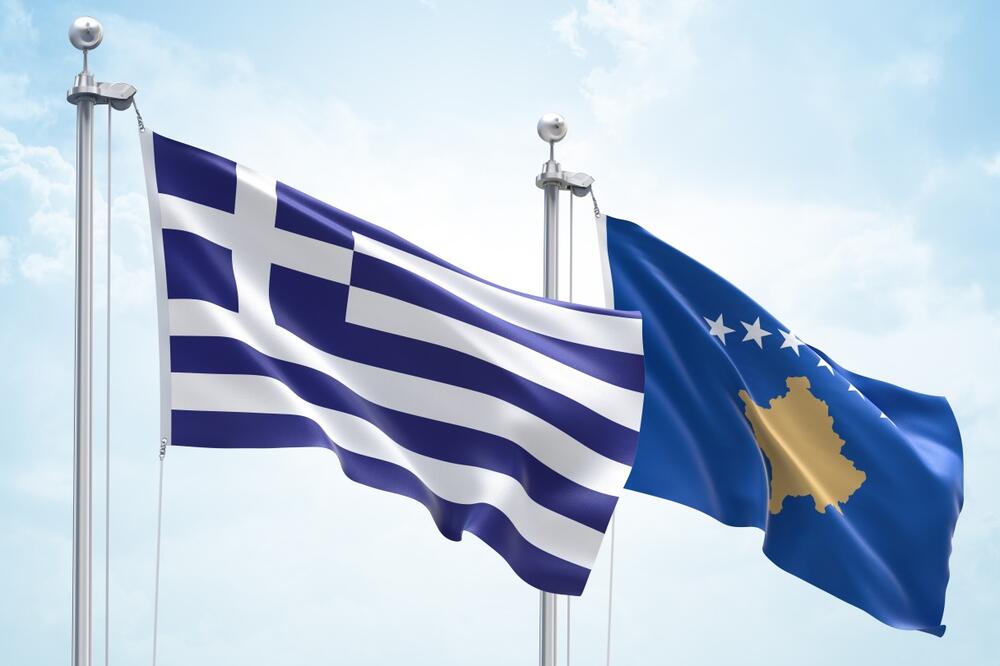 Greqia i rri pas qëndrimeve të saj për mosnjohjen e Kosovës