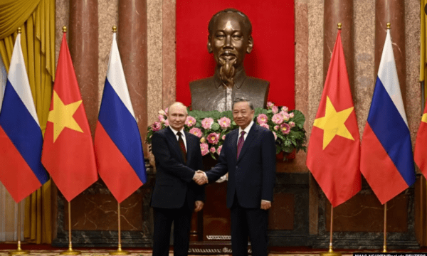Putini nënshkruan dhjetëra marrëveshje me Vietnamin