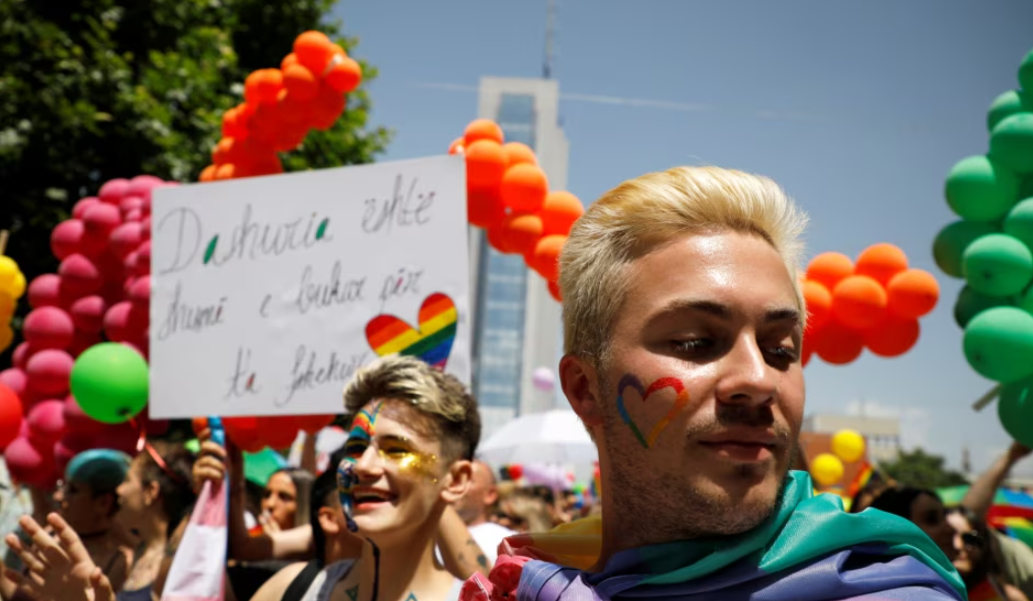 Në kërkim të strehës, personat LGBTI+ detyrohen ta lënë Kosovën