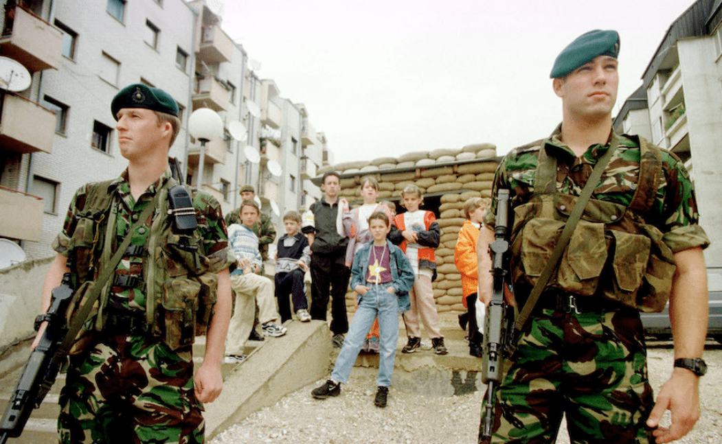 Rama sot pret në takim ish-ushtarët e Britanisë që hyn të parët në Kosovë më 1999
