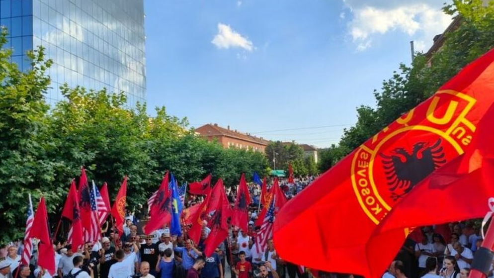 Klinaku paralajmëron protesta pas vendimit të Kushtetueses për pagat e veteranëve