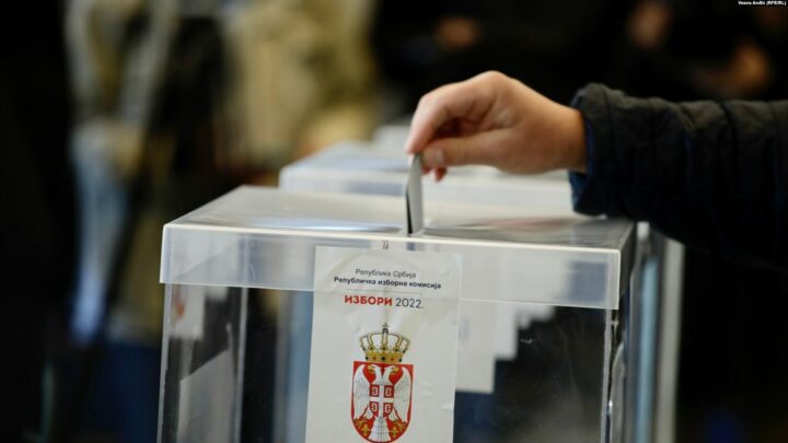 Raportohet për parregullsi në zgjedhjet lokale në Serbi