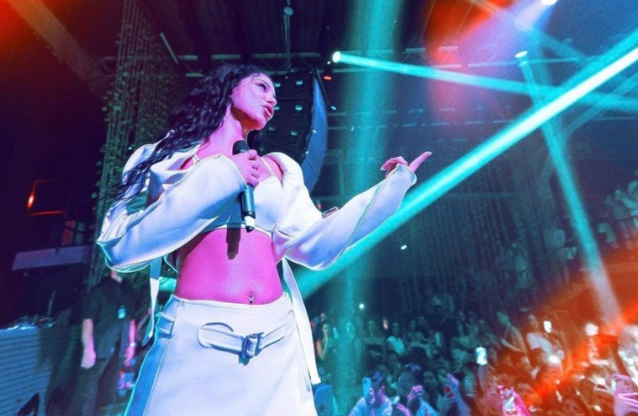 Dhurata Dora pjesë e festivalit të njohur në Rumani, do të performojë krah Travis Scott e Wizz Khalifa